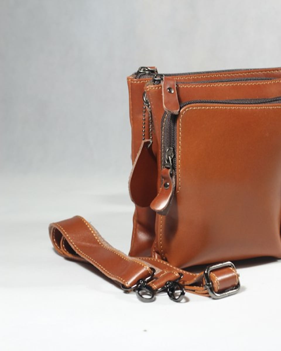 Voyager Leather Camera Bag
