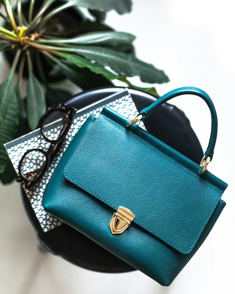 Peacock Grain Satchel