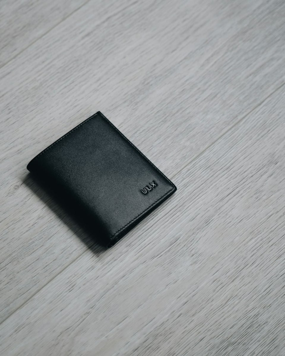 Executive Black Bifold